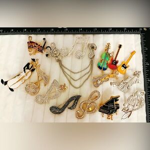 Lot of 16Pcs Musical Note Guitar Violin Piano Rhinestone Enamel Brooch Pin